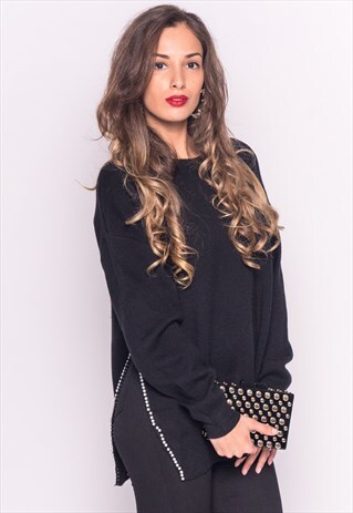 JUMPER IN BLACK WITH PEARL EMBELLISHED SIDE SPLIT