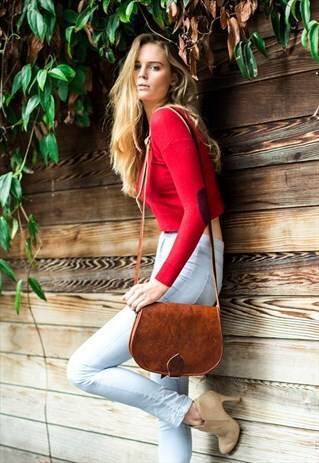 LARGE TAN LEATHER SADDLE BAG