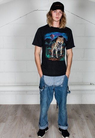 VINTAGE WOLF BLUE SKY UNISEX T-SHIRT
