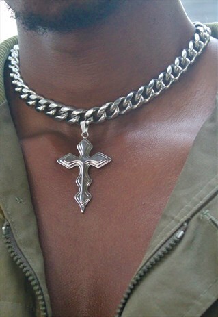 90S GRUNGE SILVER CHOKER CHUNKY CHAIN WITH CROSS PENDANT