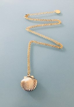 Seashell photo necklace gift idea for women