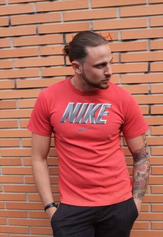 VINTAGE NIKE T-SHIRT