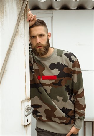 RED LOGO CAMO CREW NECK