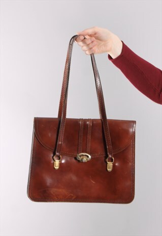 VINTAGE 80S BROWN PATENT LEATHER SATCHEL CLASP BAG