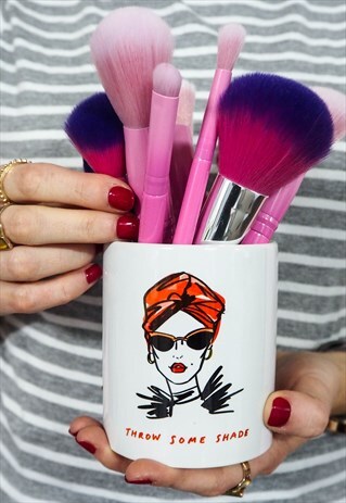 THROW SOME SHADE MAKE UP BRUSH HOLDER
