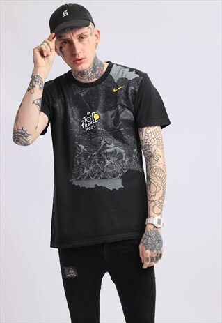 VINTAGE NIKE T-SHIRT