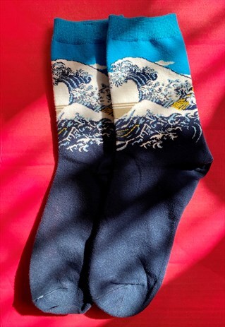 VINTAGE INSPIRED SOCKS WITH WAVES PRINT IN BLUE