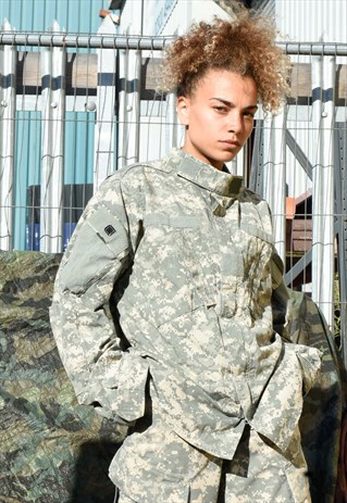 VINTAGE AUTHENTIC ARMY COMBAT CAMOUFLAGE UNIFORM JACKET