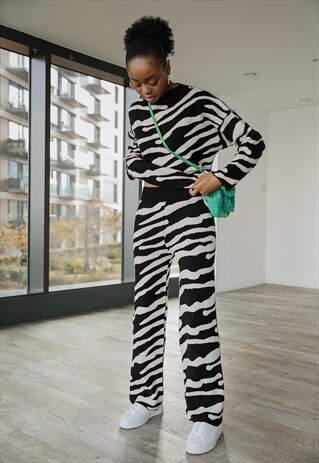 BLACK ZEBRA PRINT KNIT FLARE TROUSERS