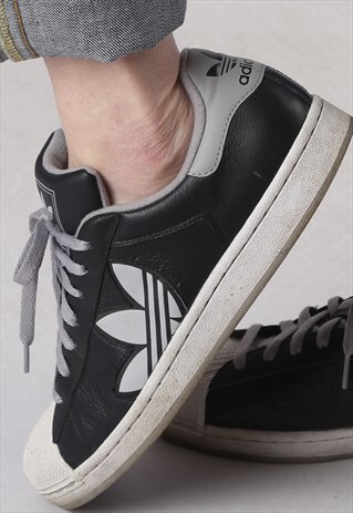 ADIDAS SHELL TOE SUPERSTARS TRAINERS UK 9.5 (3DK)