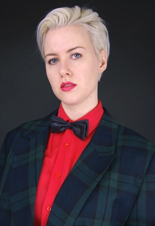 VINTAGE BLACK BOW TIE