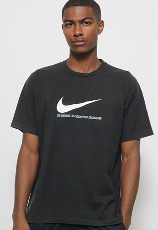 VINTAGE NIKE T-SHIRT