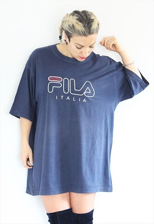 VINTAGE 1990S FILA OVERSIZED NAVY T SHIRT