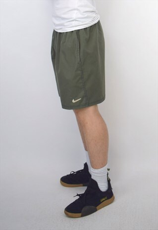 VINTAGE 90'S NIKE GREEN SHORTS