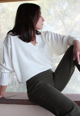 Vintage cream white merino wool blend minimal v-neck sweater
