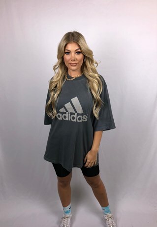 VINTAGE ADIDAS SPELLOUT T SHIRT IN GREY