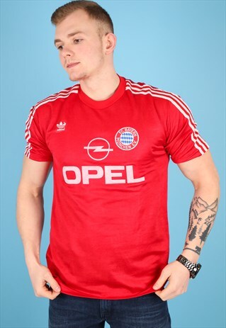 VINTAGE ADIDAS T-SHIRT IN RED NT27