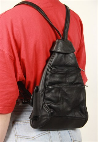 VINTAGE 90S LEATHER BACKPACK