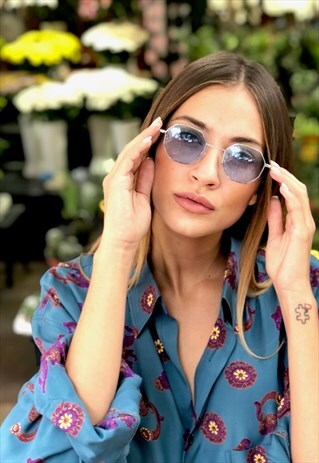 VINTAGE 90'S TURQUOISE OVERSIZED PRINTED SHIRT V