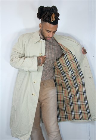 BURBERRY TRENCH COAT
