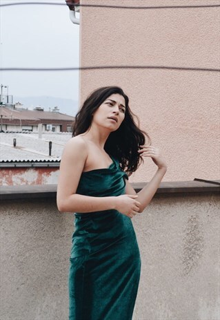 EMERALD GREEN VELVET DRESS WITH SIDE SLIT