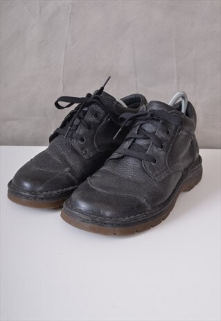 UK 8 VINTAGE DR MARTENS IN ALL-BLACK 90S