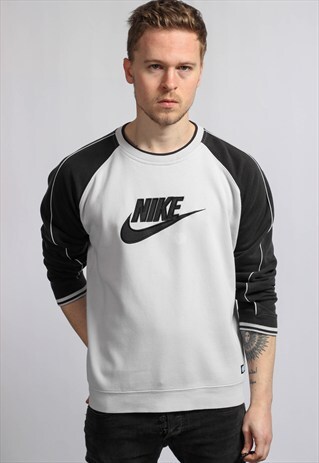 VINTAGE NIKE SWEATSHIRT