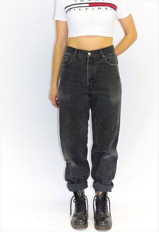 levi black mom jeans