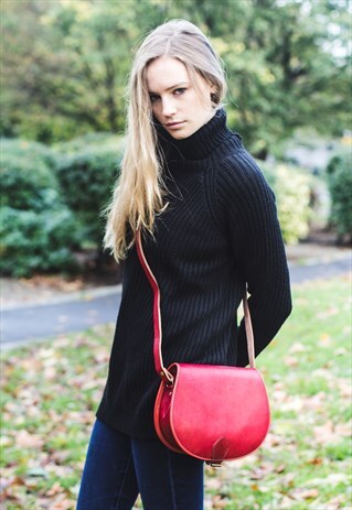 SMALL RED LEATHER SADDLE BAG