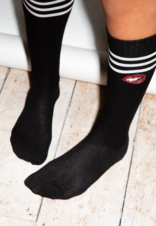 RED LIPS SEQUIN MOTIF SPORTS SOCKS