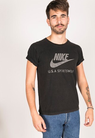 LAST UNIT SALE / VINTAGE 90S USA TSHIRT