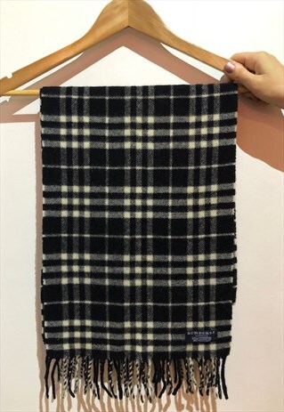 VINTAGE BURBERRY UNIQUE MONOCHROME CHECK LAMBSWOOL SCARF
