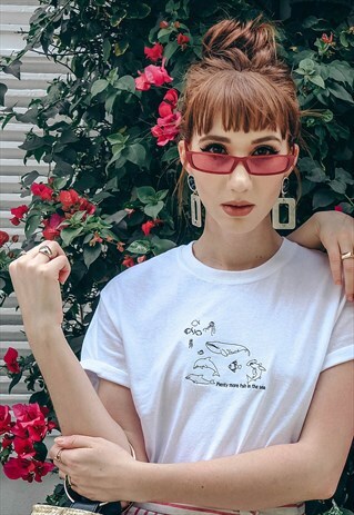 UNISEX T-SHIRT IN WHITE WITH FISH SLOGAN EMBROIDERY