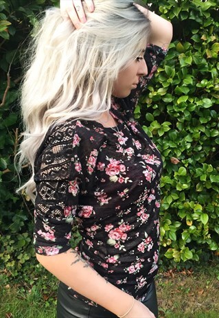 FLORAL & LACE KNITTED TOP