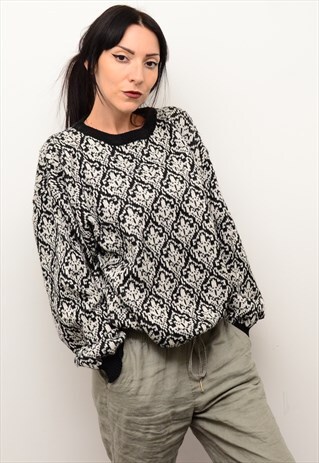 VINTAGE 90'S BLACK AND WHITE PATTERNED SLOUCHY JUMPER