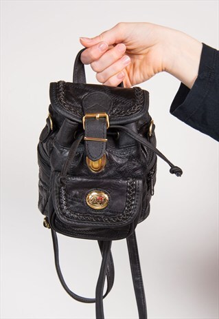 90'S VINTAGE BLACK MINI LEATHER RUCKSACK