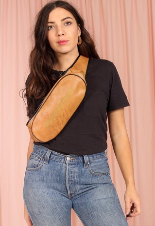 VINTAGE 90S BUM BAG IN BROWN FAUX LEATHER