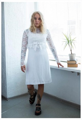 VINTAGE 80'S WHITE LACE TOP LONG SLEEVED WEDDING DRESS