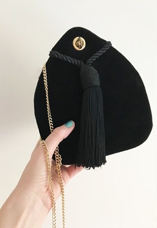 VINTAGE 1980S BLACK VELVET TASSEL CHAIN EVENING HANDBAG