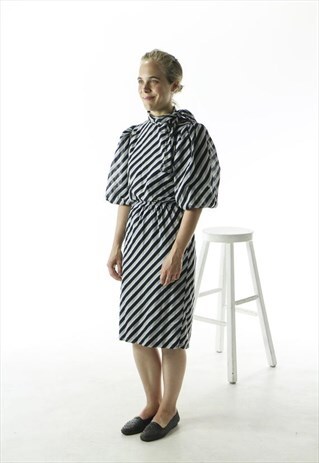 SHORT SLEEVE DRESS / BLACK AND WHITE STRIPPED MIDI DRESS