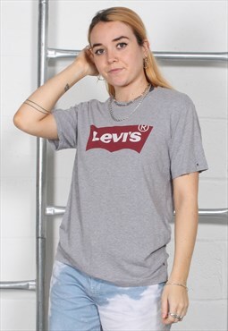 Vintage Levi's Basic Crewneck T-Shirt in Grey w Logo Small