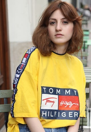 RARE VINTAGE 90'S TOMMY HILFIGER SPELLOUT T-SHIRT