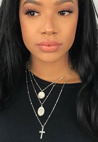THE TRIPLE PENDANT NECKLACE
