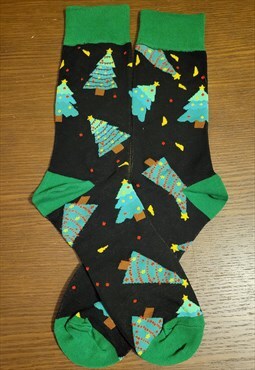 Christmas Tree Cozy Socks in Green