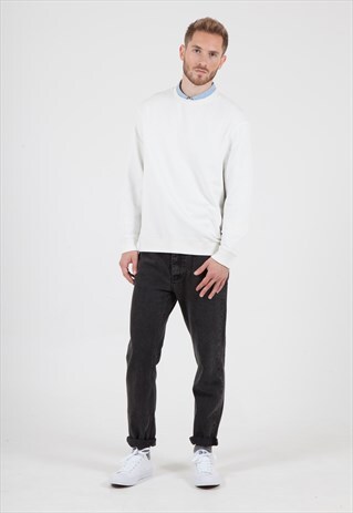 TAPERED SLIM JEANS IN BLACK