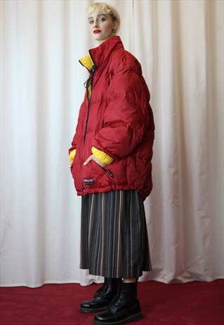 VINTAGE 90'S OVERSIZED PUFFER JACKET IN RED