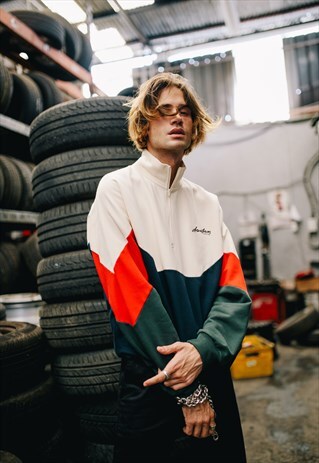 "BOSTON" OFF WHITE/NAVY/RED/GREEN SWEATSHIRT