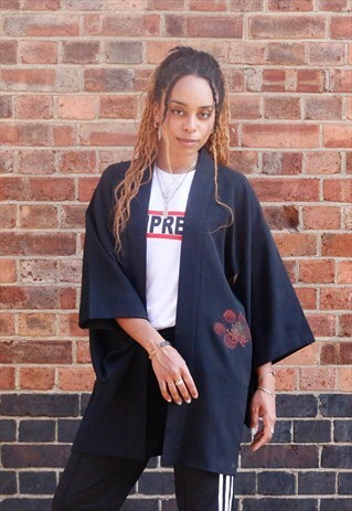 ELEGANT BLACK VINTAGE KIMONO