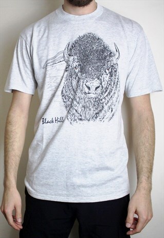 VINTAGE BLACK HILLS USA T-SHIRT PRINTED ON JERZEES USA
