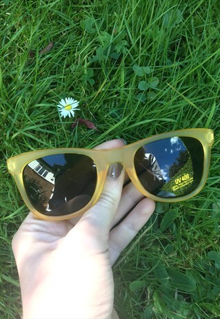 WOMENS FESTIVAL VINTAGE STYLE YELLOW BLACK LENS SUNGLASSES